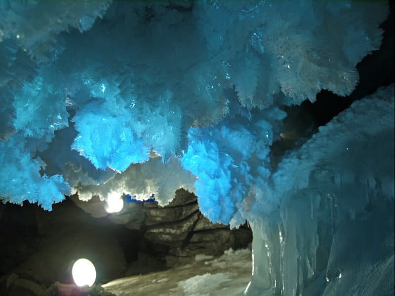 Кунгурская ледяная пещера, Пещеры